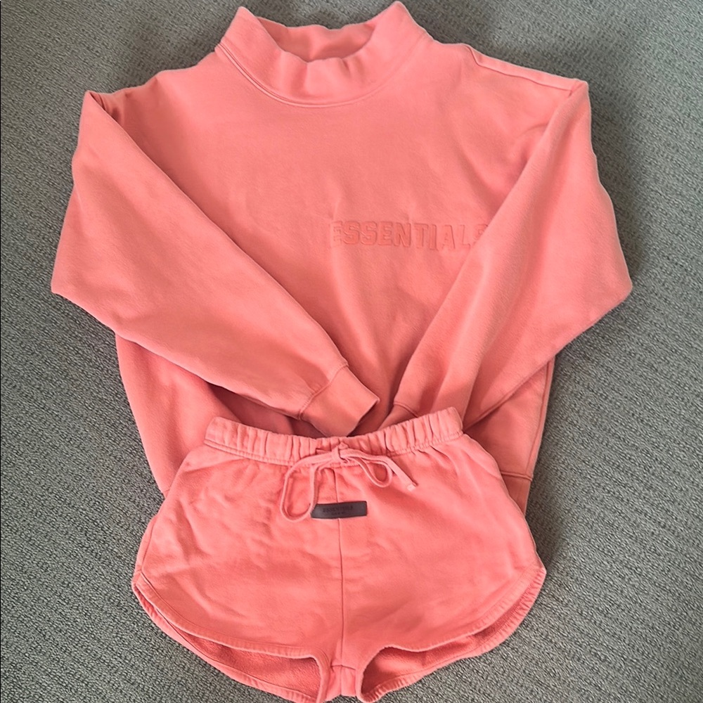 Essentials Fear of God shorts and sweatshirt size S set